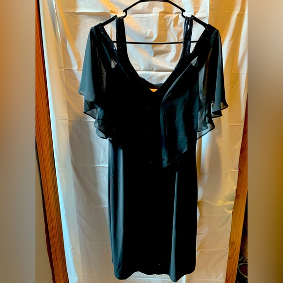 Black cold shoulder dress - Picture 1 of 5